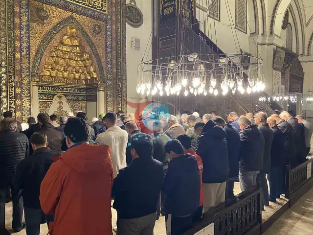 Bursa'da Muhsin Yazıcıoğlu Anısına Mevlid Okundu ve Helva Dağıtıldı