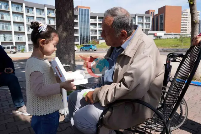 Çukurova’da Çocuklardan Huzurevine Duygusal Ziyaret