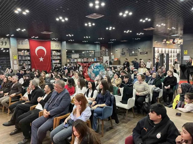 Gaziosmanpaşa’da Tiyatro Günü Coşkuyla Kutlandı