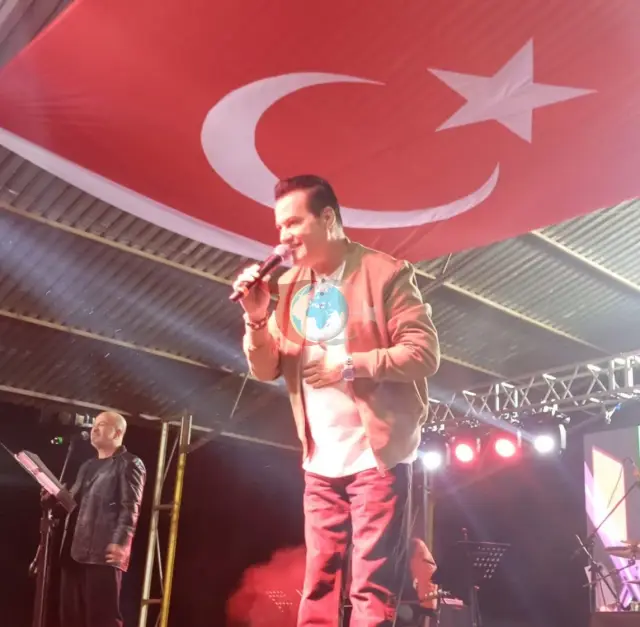 Düziçi'nin 106. Kurtuluş Yılı Hakan Peker Konseriyle Taçlandı