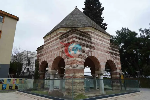 Tarihi Malkoçoğlu Mehmet Bey Türbesi: Selçuklu, Osmanlı ve Bizans İzleri