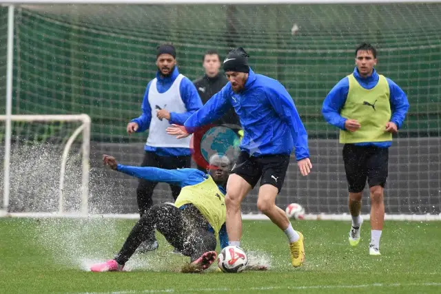 Manisa FK, Adana Demirspor Maçına Hazırlanıyor