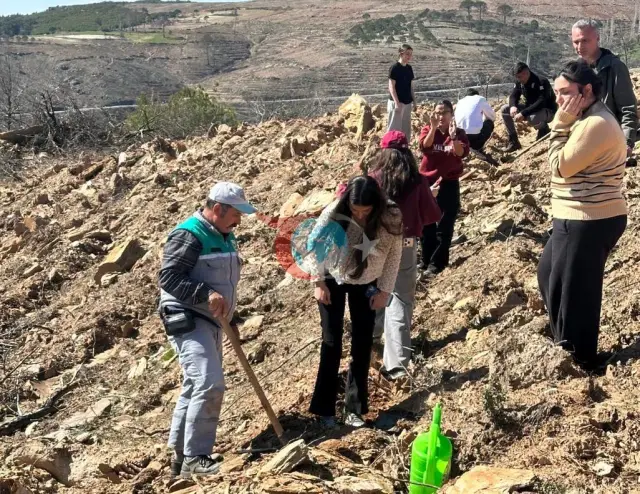 Orman Haftası'nda Gençlerle Fidan Dikimi