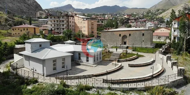 Tarihi Meydan Medresesi'nde Profesyonel Çekimler Artık Ücretli