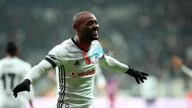 Beşiktaş'ın Efsane Golcüsü 41 Yaşında Kramponlarını Astı!
