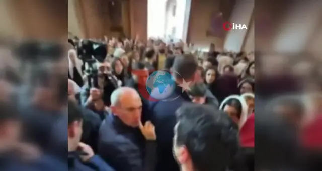 Ermenistan Başbakanı Paşinyan'ın Kilisede Maruz Kaldığı Saldırı Girişimi
