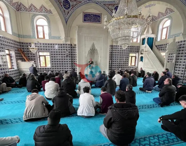 Bayburt'ta Cami Cemaati Bağımlılığa Karşı Bilinçlendirme Programına Katıldı
