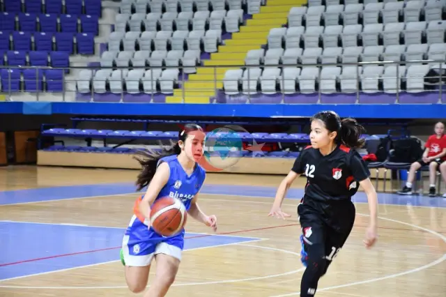 Afyonkarahisar'da Küçükler Basketbol Müsabakaları Başladı