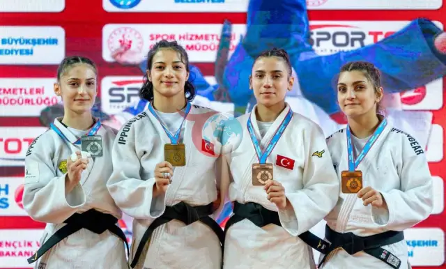 Yunusemreli Judocular Trabzon'dan İki Bronz Madalya ile Döndü