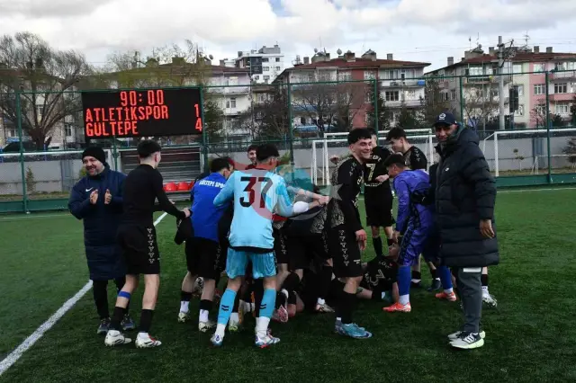 Kayseri U18 Play-Off: Gültepespor, Atletikspor'u 4-1'le Geçerek Şampiyon Oldu