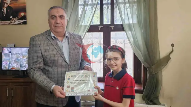 Bandırma'da Kütüphane Haftası'nda Örnek Öğrencilere Ödüller Dağıtıldı