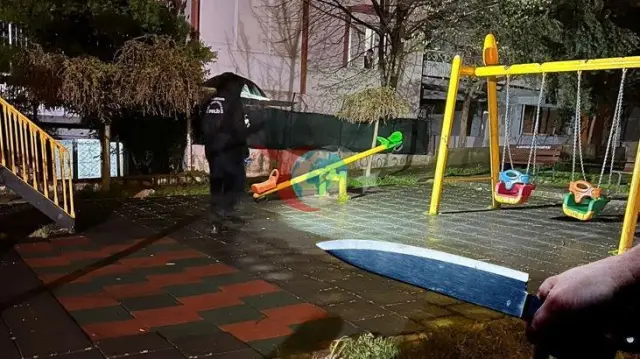 İzmir'de Parkta Dehşet! 2 Yaşındaki Çocuğa Bıçaklı Saldırı