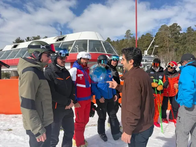 Sarıkamış’ta Snowboard Antrenörlük Kursu Kapılarını Açtı