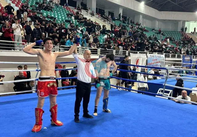 İlkadımlı Sporculardan Şampiyonluk Yağmuru