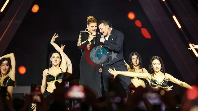 Gülben Ergen ve Mustafa Sandal'dan Sahnede Beklenmedik Düet