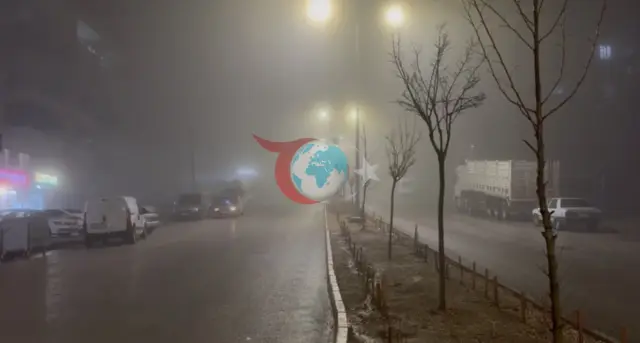 Besni'de Yoğun Sis ve Sağanak Yağış Hayatı Etkiledi