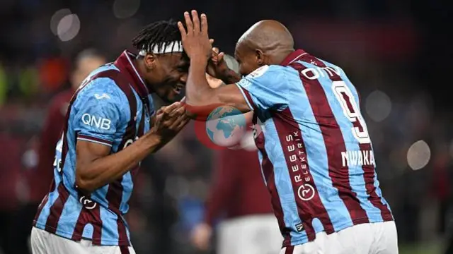 Trabzonspor'dan Galatasaray'a Çarpıcı Mesajlar!
