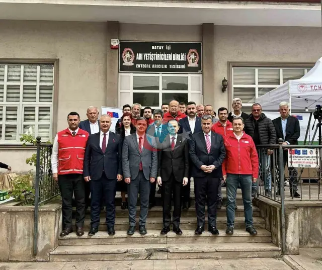 Payas'ta Arıcılara Ekipman Desteği Sağlandı