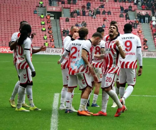 Trendyol Süper Lig: Samsunspor ve Konyaspor İlk Yarıda Eşitliği Bozamıyor
