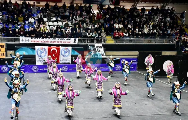 Balıkesir'de Geleneksel Halk Oyunları Yarışması Tamamlandı