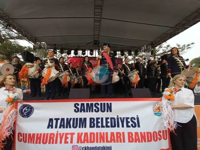 Atakum'un Kadın Bandosu Adana Festivali'nde Büyük İlgi Topladı