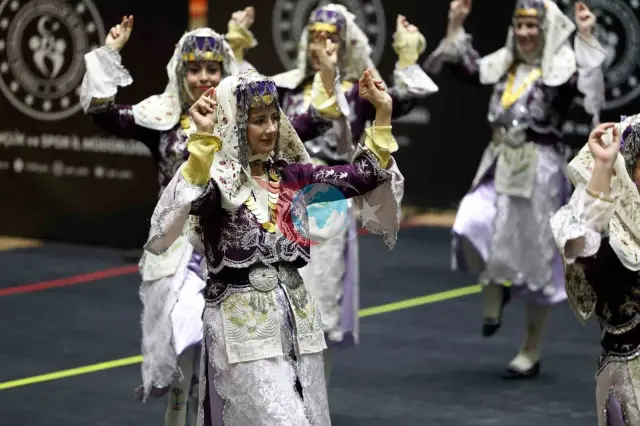 Aydın Büyükşehir Belediyesi'nin Halk Oyunları Ekibinden Büyük Başarı
