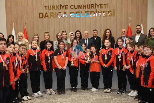 Darıca Belediyesi Halk Oyunları Ekibi Kocaeli'de Zirveye Çıktı