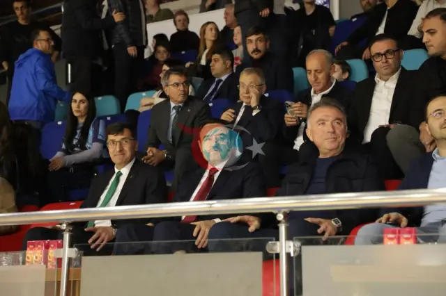 Kütahya Belediyespor’a Protokolden Tribün Desteği