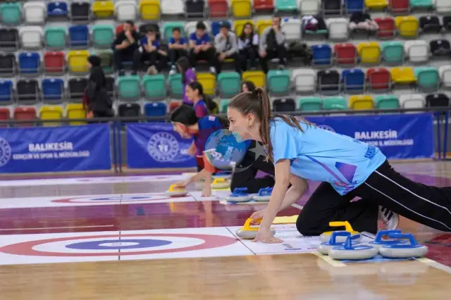 Balıkesir'de Floor Curling Heyecanı
