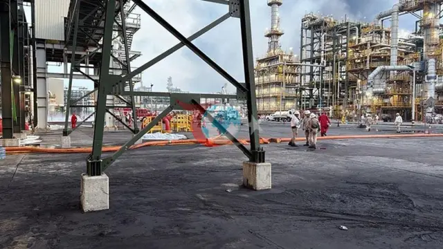 Meksika'nın Olmeca Rafinerisinde Yangın Çıktı