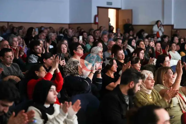 Aliağa'da Aşık Veysel Gecesi: Türkü ve Şiirlerle Anıldı