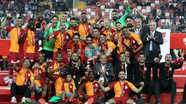 Galatasaray'ın Eski Futbolcusu Fernando, Kariyerine Nokta Koydu
