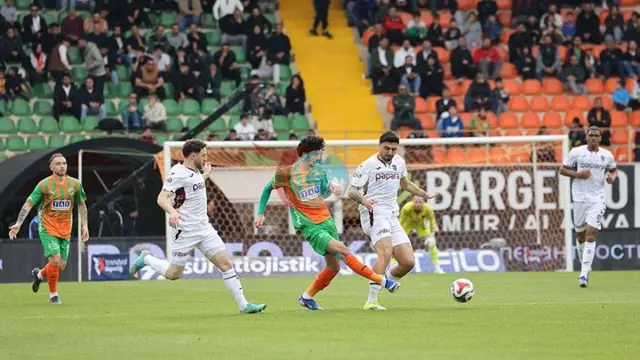 Corendon Alanyaspor ve Trabzonspor Sahadan 1-1 Beraberlikle Ayrıldı