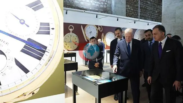 Cumhurbaşkanı Erdoğan, Tarihi Cep Saatleri Sergisini Gezdi