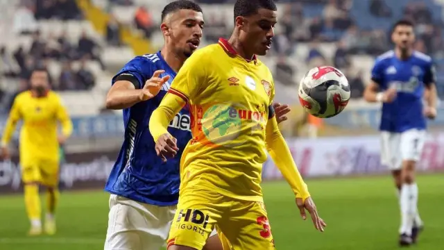 Süper Lig'de Heyecan Devam Ediyor: Göztepe - Kasımpaşa Karşı Karşıya! CANLI