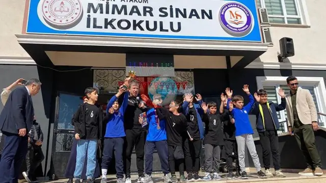 Tanju Çolak, Samsun'da Öğrencilerle Bir Araya Geldi