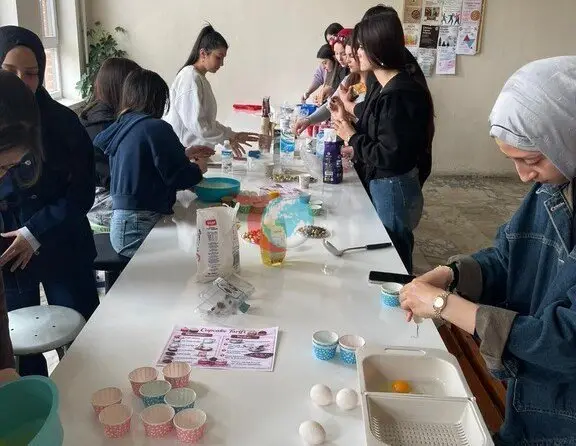 Altıntaş MYO'da Cupcake Atölyesi Etkinliği