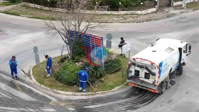 Aydın Büyükşehir Belediyesi'nin Kuşadası'ndaki Çalışmaları Devam Ediyor