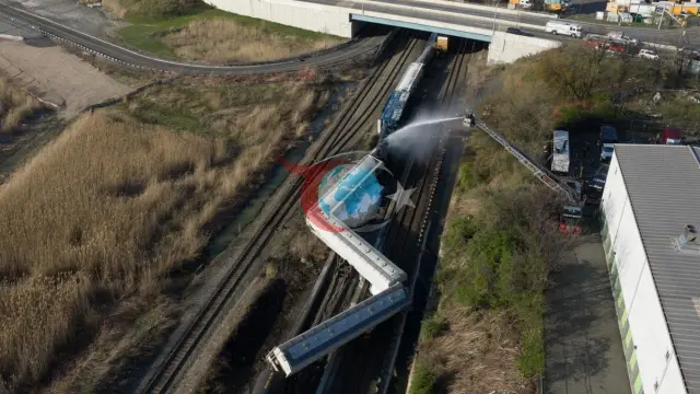 New Jersey'de Tren Kazası Sonrası Kimyasal Sızıntı Alarmı