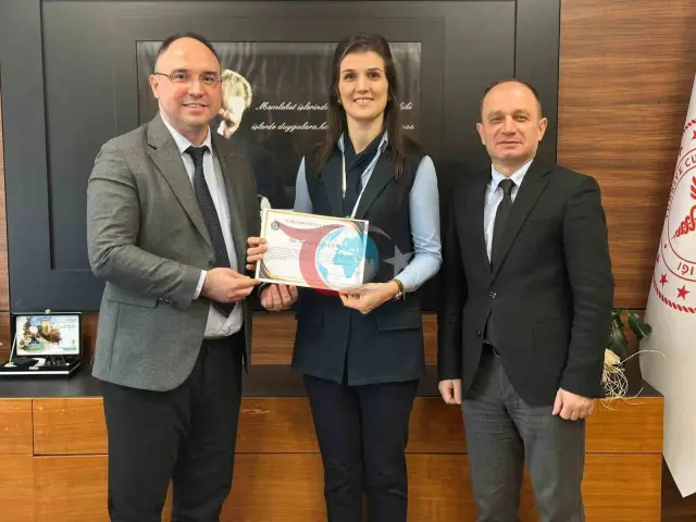 Sekreterin Soğukkanlı Müdahalesi Küçük Kızın Hayatını Kurtardı