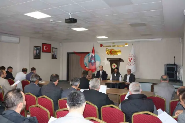Aslanapa'da Kaymakam İsmail Tosun, Muhtarlarla Buluştu
