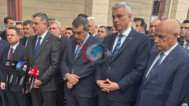 Muhalefetin İstifa Çağrısına AK Parti'den Yanıt: Yusuf Tekin'in Yanındayız