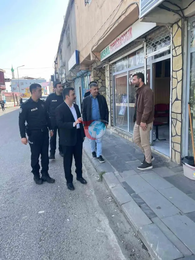 Dicle Kaymakamı Atış Esnaf ve Halkla Buluştu