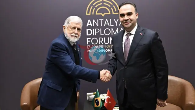 Antalya'da Bakan Kacır'dan Yoğun Diplomatik Görüşmeler
