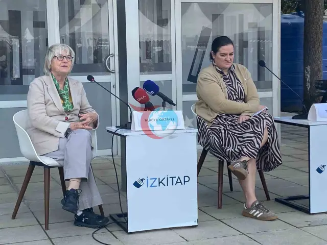 İlber Ortaylı İzmir'de Anıldı: Kütüphanesi Önünde Duygusal Tören