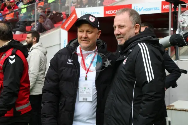 Trendyol Süper Lig: Beşiktaş ve Samsunspor İlk Yarıda Beraber