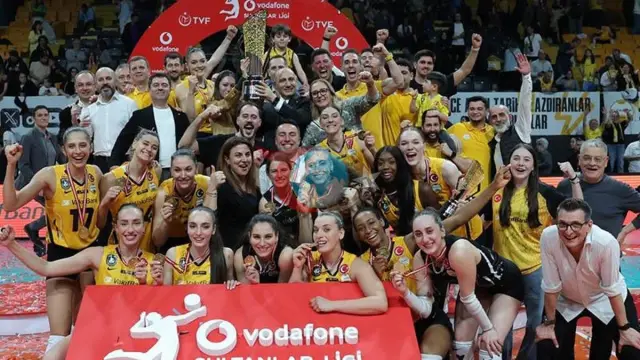 VakıfBank, Sultanlar Ligi'nde Şampiyonluk Kupasını Kazandı