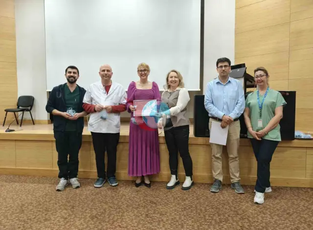 Manisa'da Sağlık Çalışanları Adımlarını Yarıştırdı