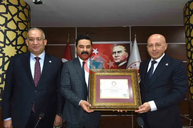 Doğu Anadolu İhracatçılar Birliği'nde Başkanlık Değişimi: Ömer Madırlı Göreve Başladı