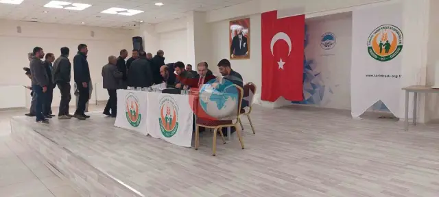 Tomarza Tarım Kredi Kooperatifi'nde Başkan Tezcan Yeniden Seçildi